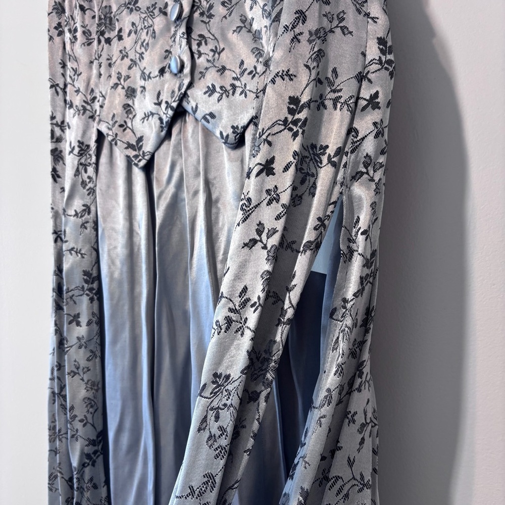 Amanda Lane Vintage Silver Floral Jacquard Satin 2 Piece Vest Pants Set Size 10 - Picture 8 of 15